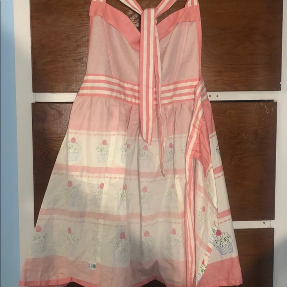 Apron - Picture 3 of 3